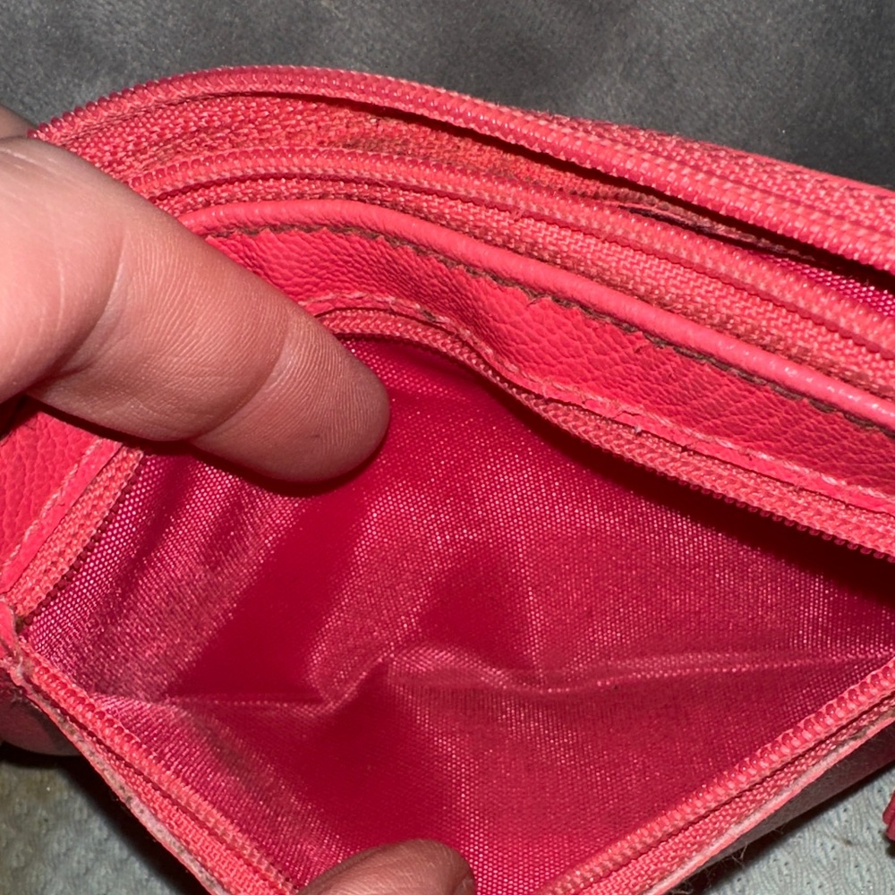 Coral leather wallet has two pockets and holds four cards cute ☺️ - Picture 4 of 6